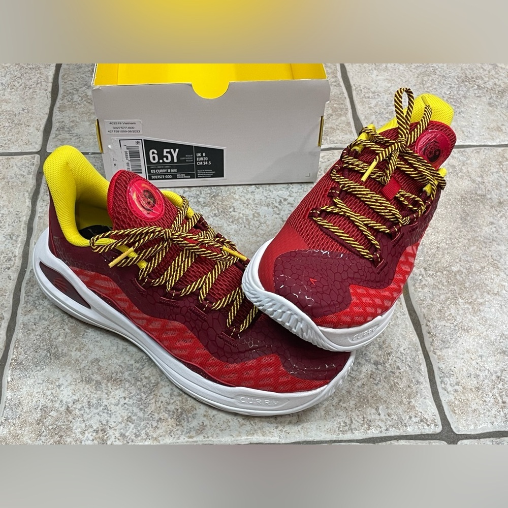 Under Armour Curry 11 "Bruce Lee Fire"basketball shoes youth 6.5
